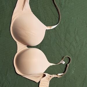 Victorias Secret  seamless Nude Padded Underwire Bra 40dd